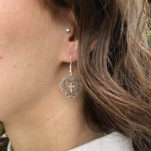 boucles d'oreilles inspiration dentelles et croix